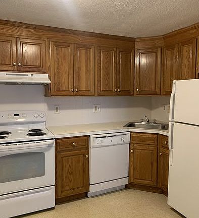 2nd image of 8 Lake St APT 9