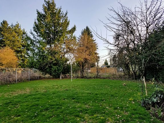 2nd image of 2441 S 142nd St