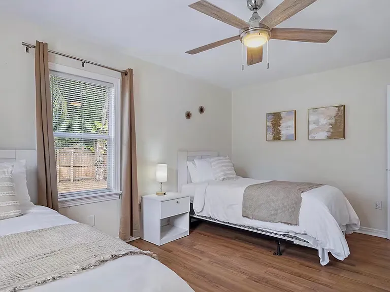 221 S Hale Ave #1 — Photo 7