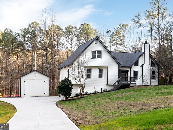 3rd image of 305 Mariner Cir