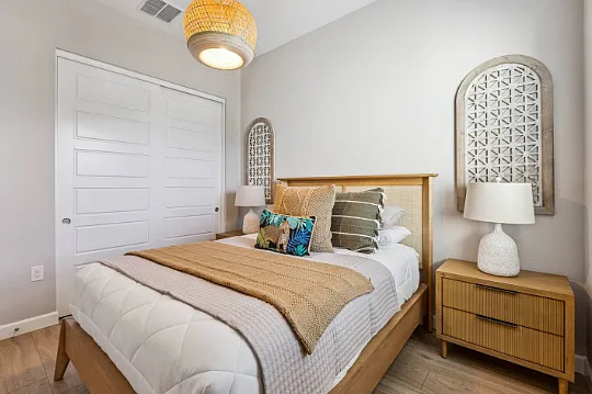5017 E Anderson Dr — Photo 17