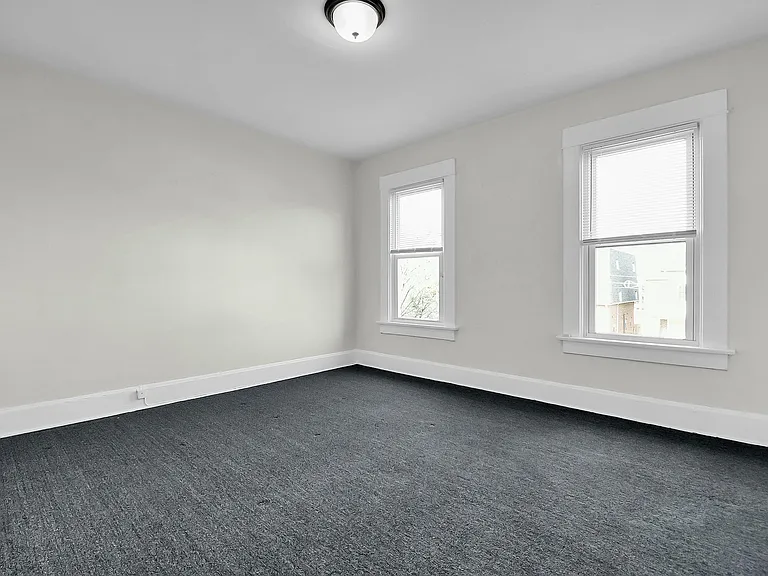 1506 Summit St — Photo 11
