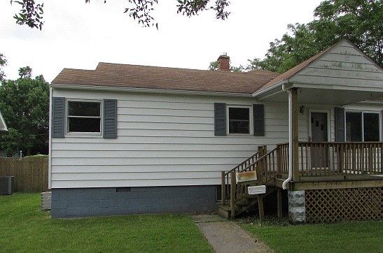 1st image of 207 W Smith St