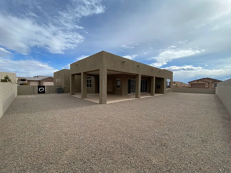 5403 Grays Peak Trl NE — Photo 18