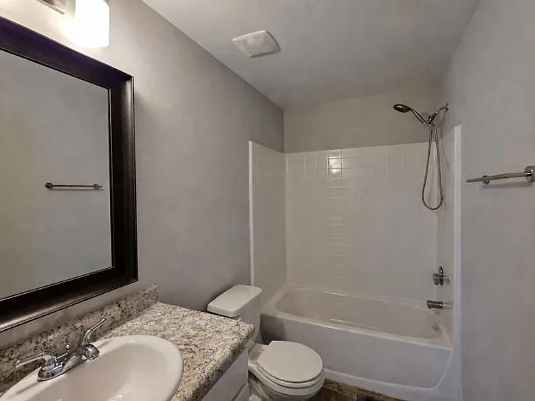 1233 Black Oak Cir — Photo 17
