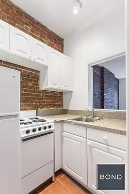 Rented by Bond New York | media 23