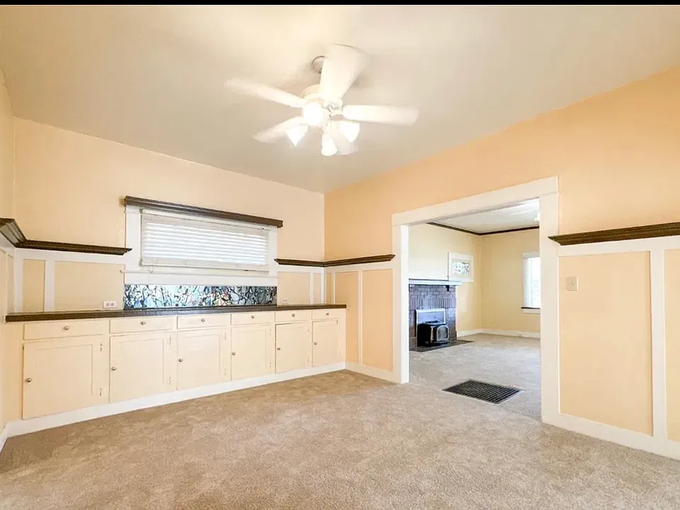 123 Almond Ave