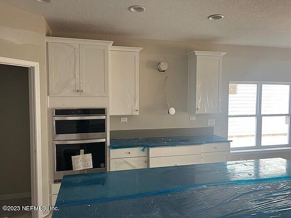 3rd image of 233 BERMUDEZ Way