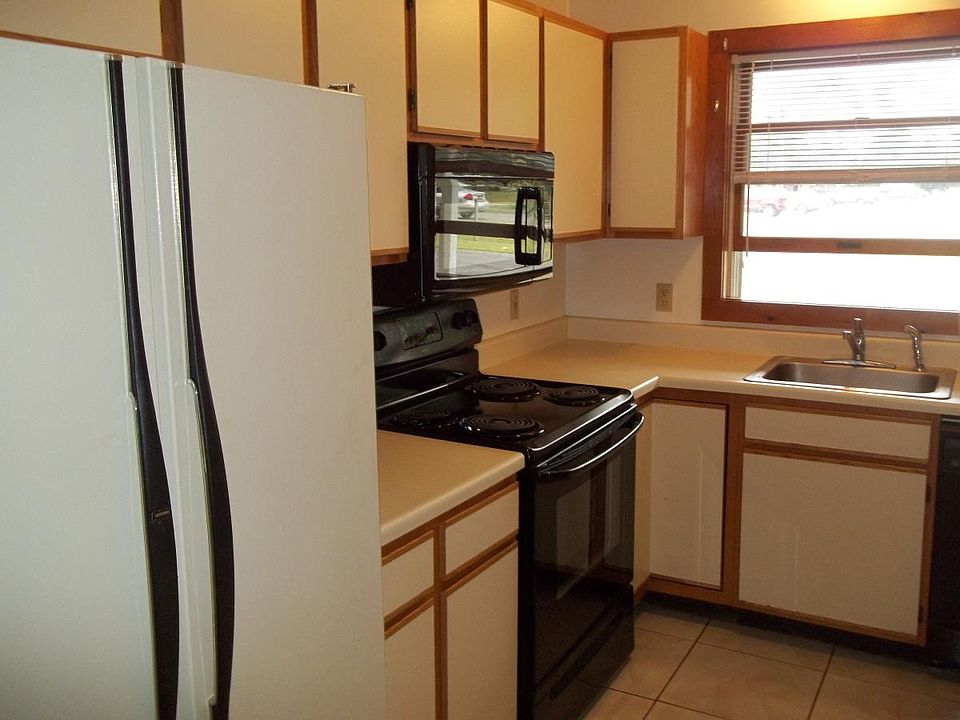 1st image of 34 Allen Dr #3