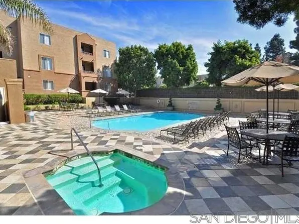 8889 Caminito Plaza Centro, San Diego, CA