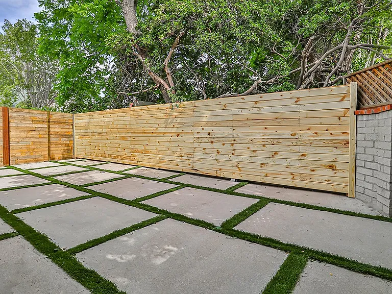 11801 Albers St — Photo 26
