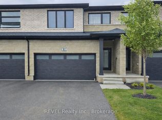 4552 Portage Rd #93, Niagara Falls, ON L2E0B8