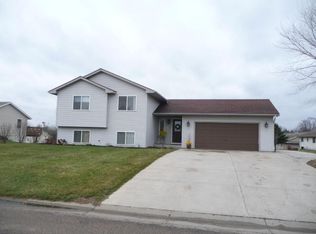 144 Kruger Ln, Ellsworth, WI 54011