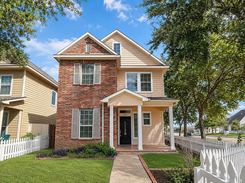 7143 Sun Village Dr