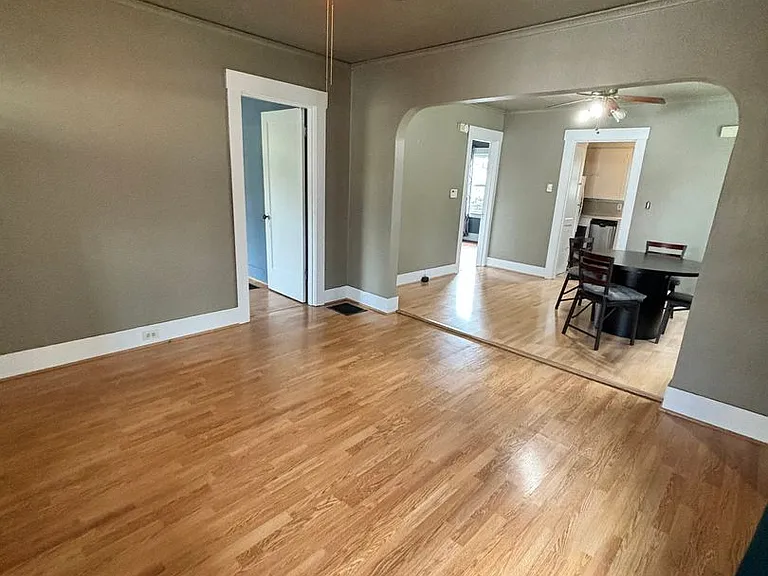 122 N Alberta St — Photo 2