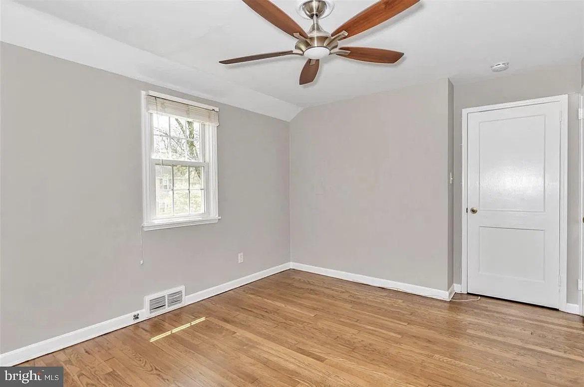 3 bed, 1.5 bath, 1675 sqft, $2,600 — Photo 3