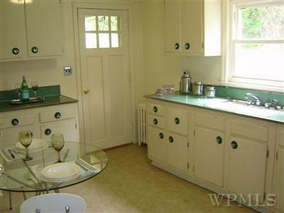 5th image of 501 Baldwin Pl