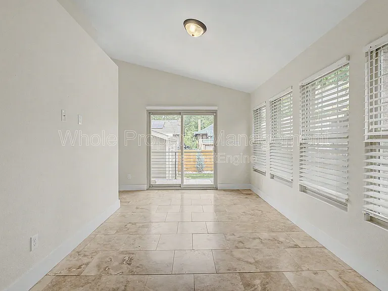 2514 Clermont St — Photo 9