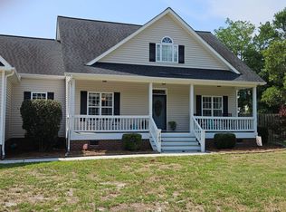 142 Shellbank Dr, Sneads Ferry, NC 28460