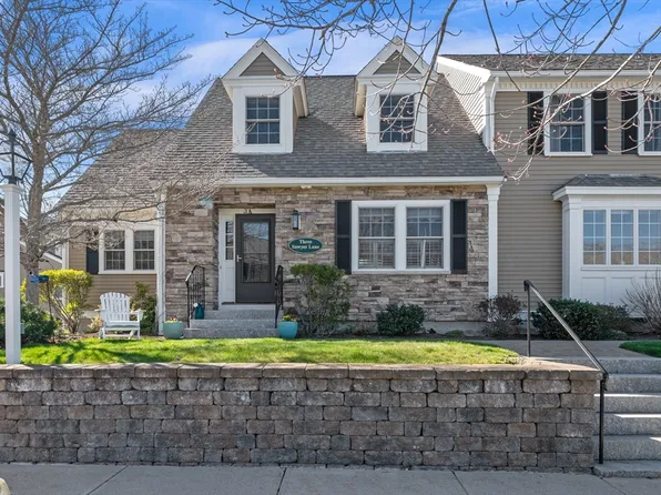 3 Sawyer Ln Unit A, Salisbury, MA 01952