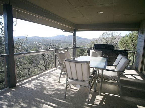 Expansive deck views 