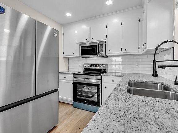 5th image of 2215 Haven Dr