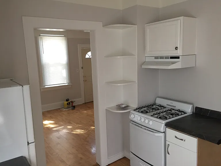 2534 N Weil St — Photo 5