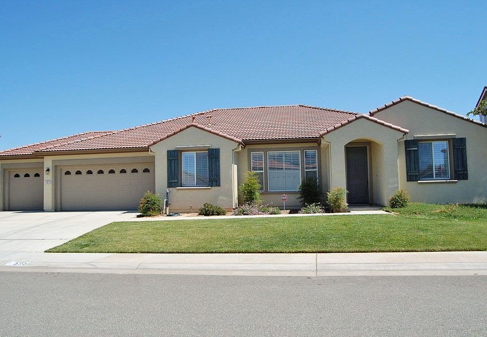 3-car garage