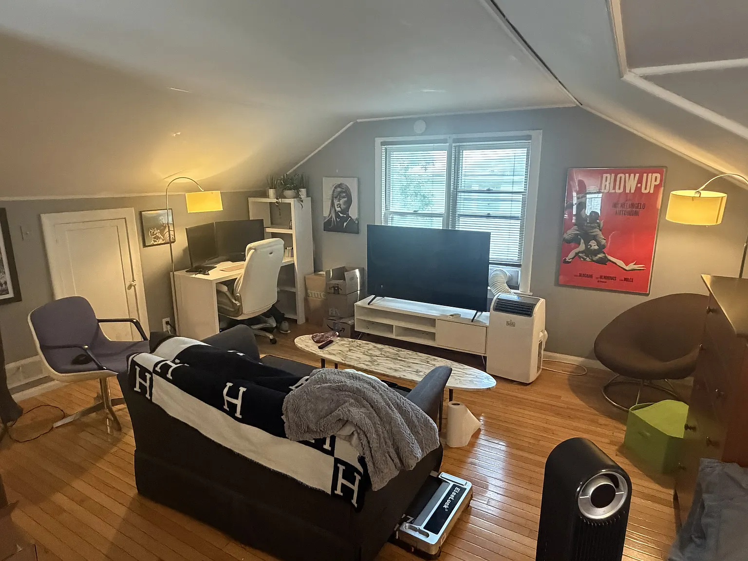 Studio, 800 sqft, $1,000 — Photo 2