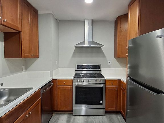 2nd image of 4852-56 Jessie Ave #4854