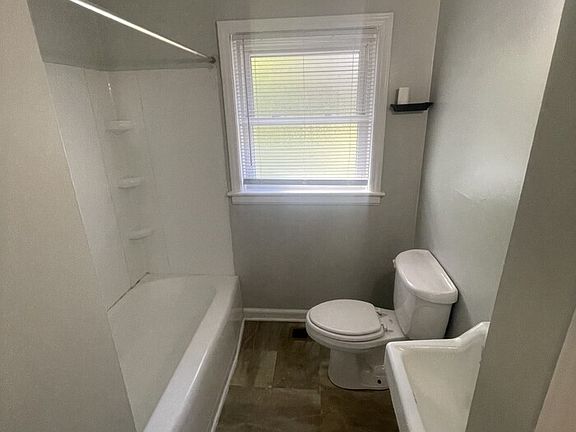 3rd image of 805 Culpepper Ln