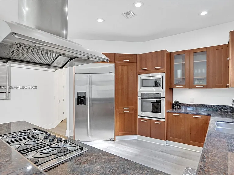 1207 SW 21st St — Photo 6