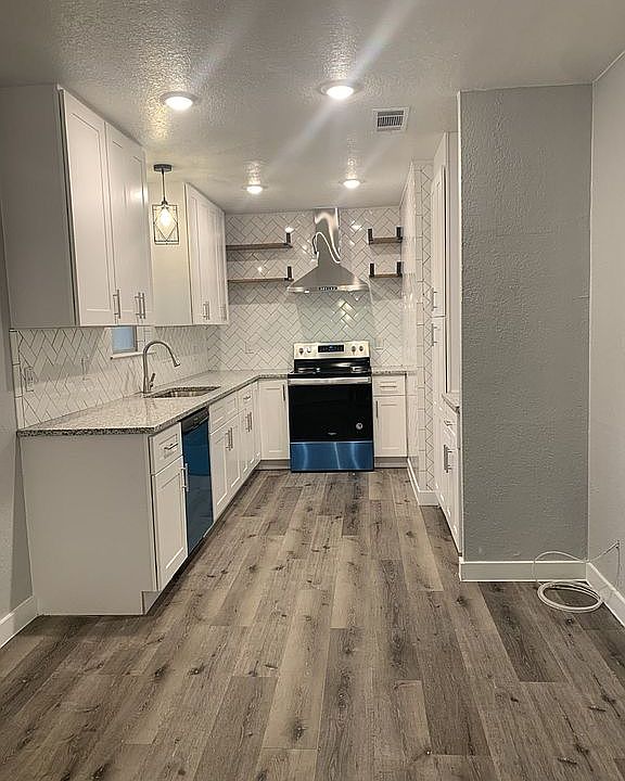 1st image of 7006 Forest Park St