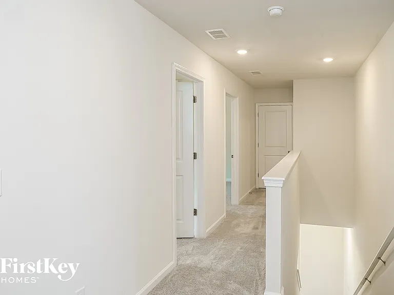196 Greenwich Dr — Photo 14