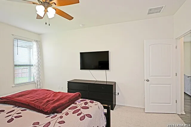 138 Buttercup Bnd — Photo 12