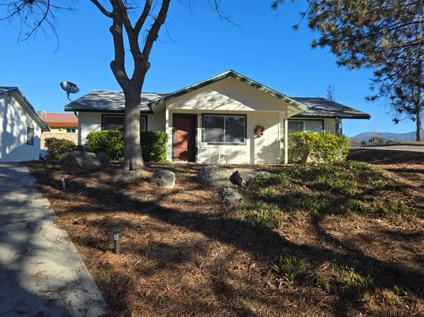 48233 Lindsay Ln, Oakhurst, CA 93644