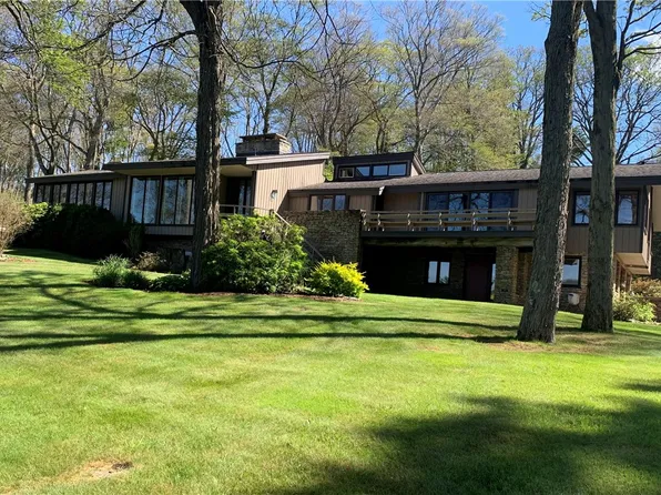 2415 County Line Rd, Champion, PA 15622