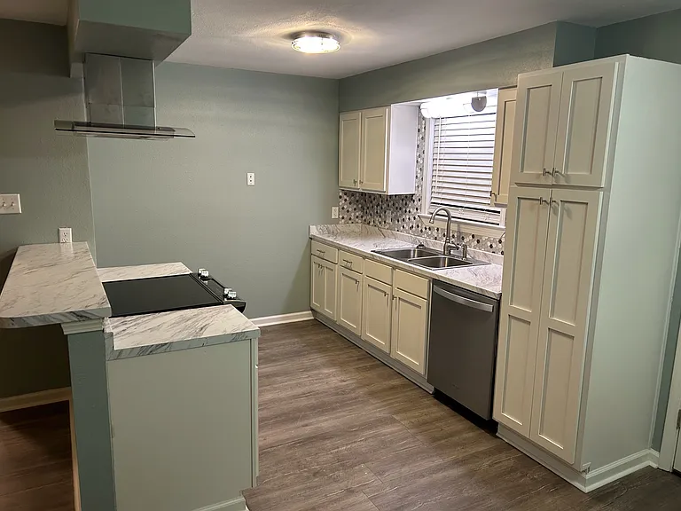 909 Orange St — Photo 2
