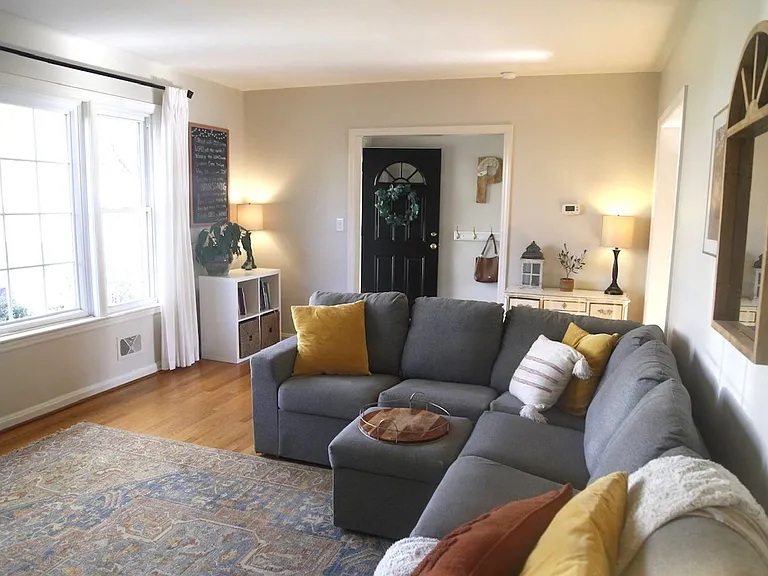 107 Middleboro Pl — Photo 6