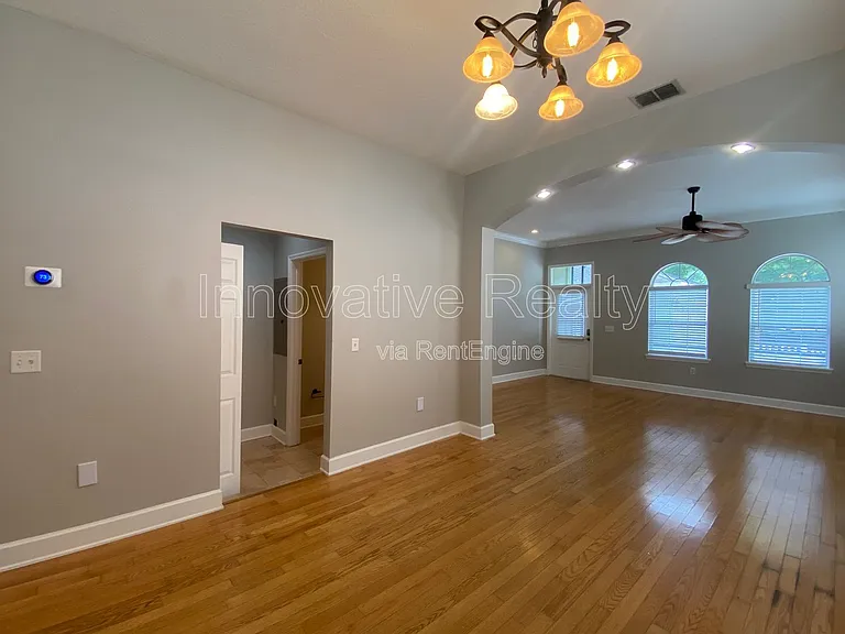 332 E Kaley St — Photo 9
