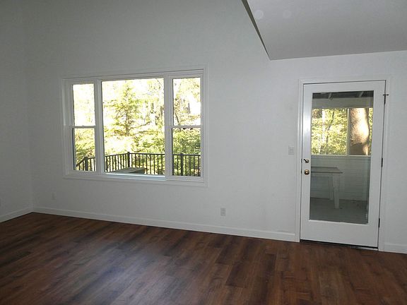 3rd image of 1115 Ridge Rd
