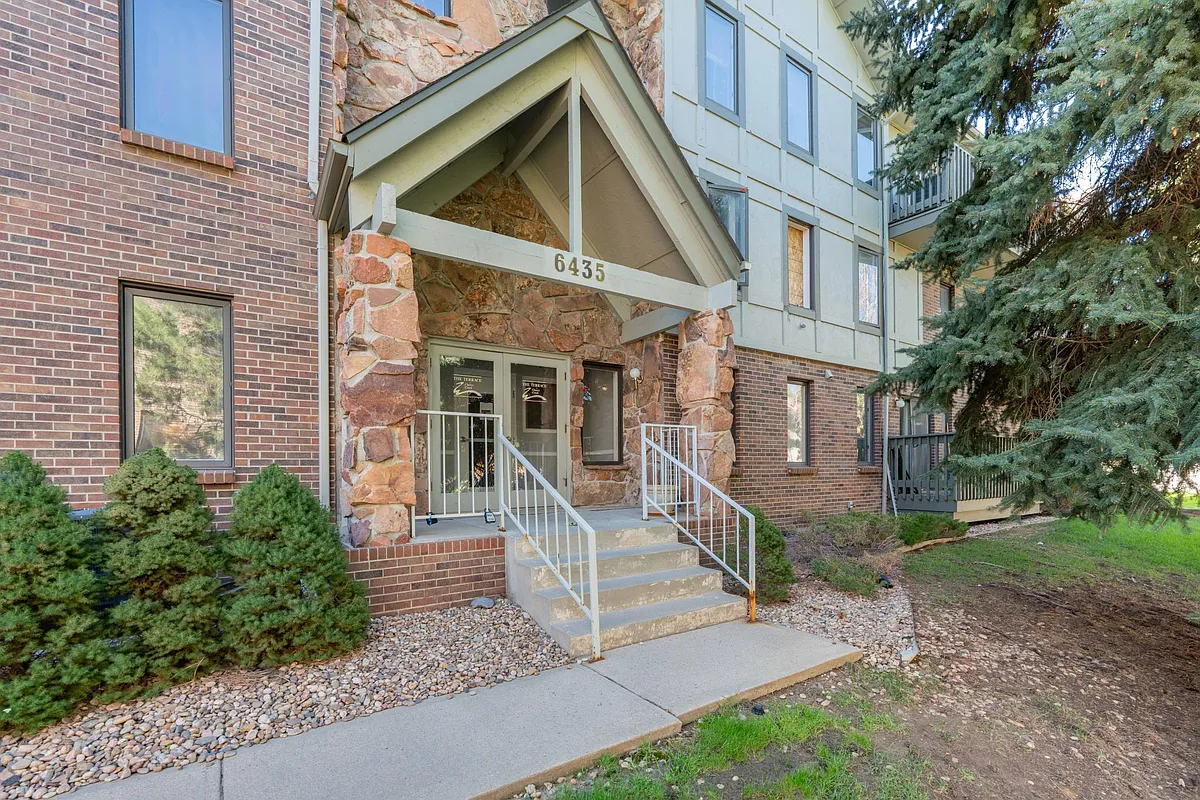 Building Photo - 6435 S Dayton St #307