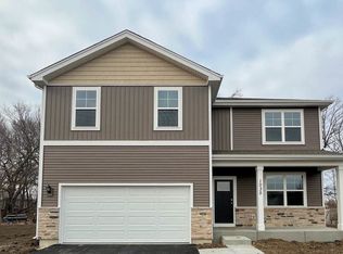 1035 Leeward Ln, Hampshire, IL 60140