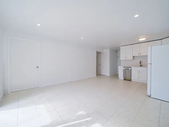 93 Myrtle Avenue image 5 of 18