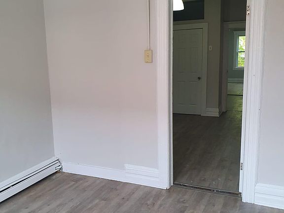 2nd image of 570 W Side Ave
