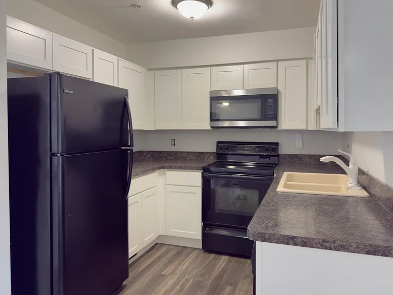 4306 Maple St — Photo 7