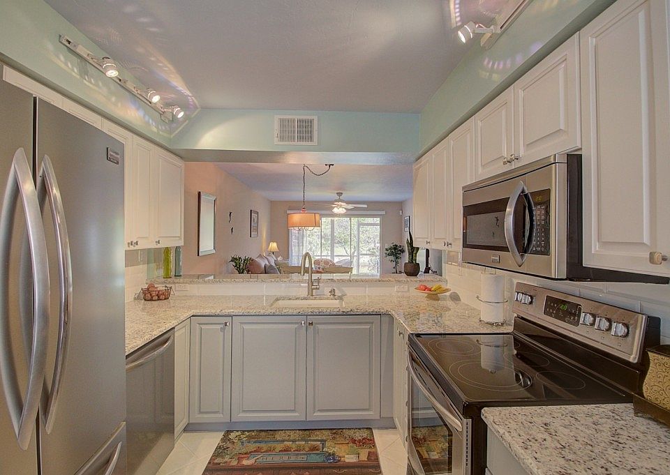 1st image of 241 Robin Hood Cir Unit 102