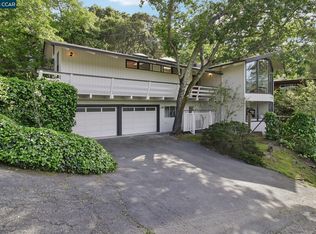 30 La Cuesta Rd, Orinda, CA 94563