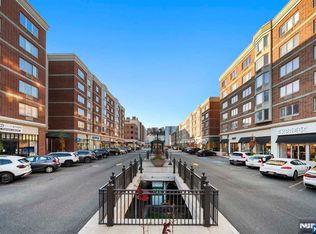 5409 City Pl, Edgewater, NJ 07020