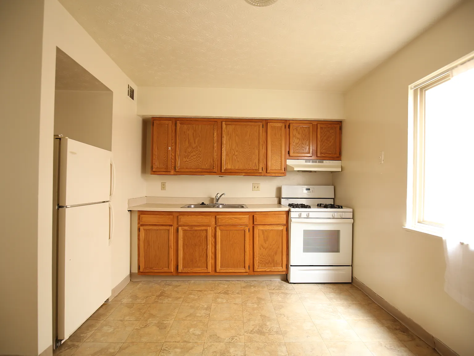 2 bed, 650 sqft, $925 — Photo 3